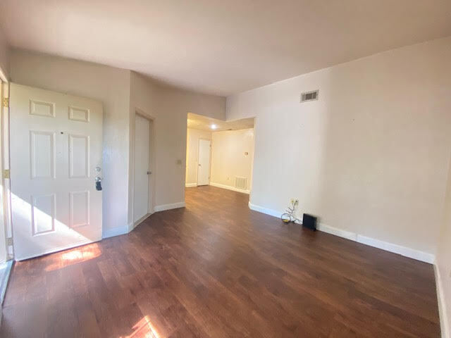 Building Photo - 384 Acorn Ln