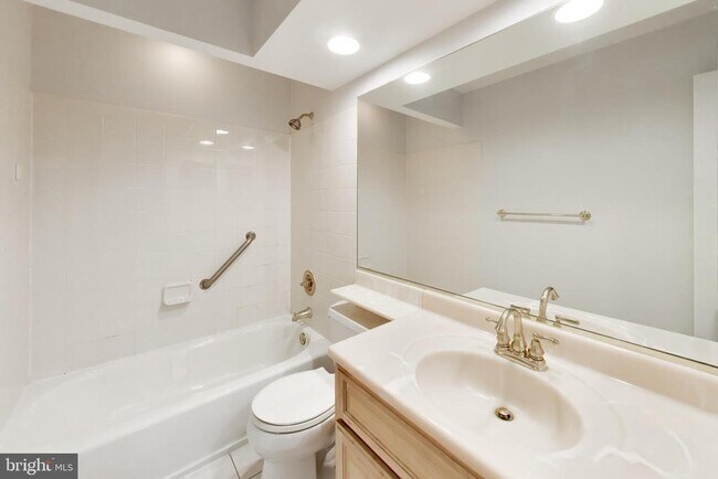 Building Photo - 991 Farm Haven Dr