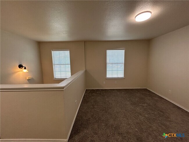 Building Photo - 424 Copper Hill Dr