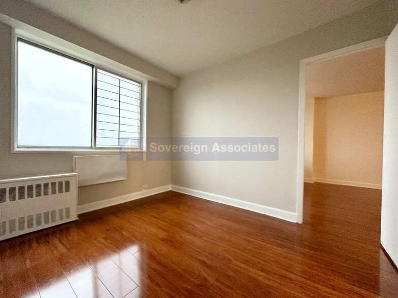 Building Photo - 40 E Sidney Ave