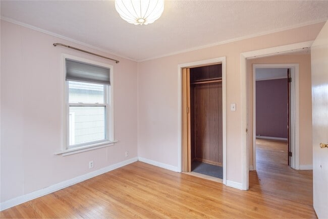 Building Photo - 70 Brentwood St