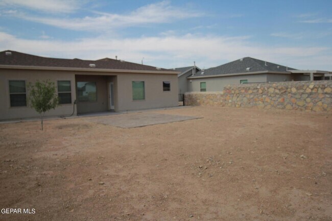 Building Photo - 620 Adrian Arellano St