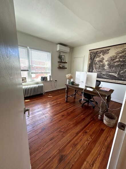 Building Photo - 210 Osborn St