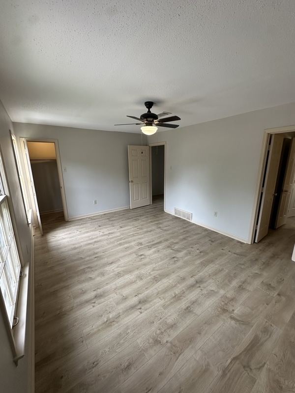 Building Photo - 6374 Hunters Pl Dr