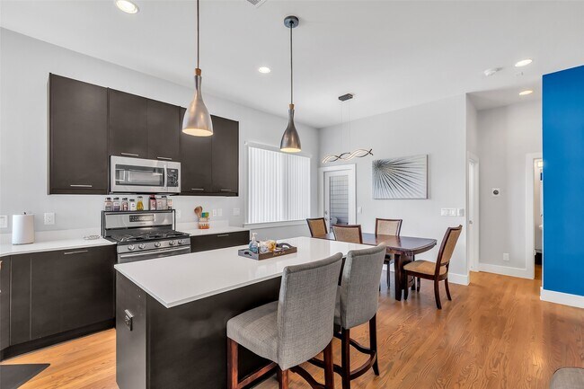 Building Photo - 5021 Nichols St