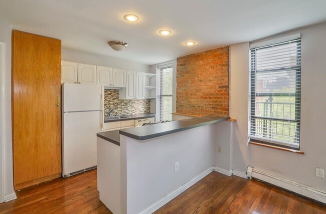 Building Photo - 197 Newark Ave