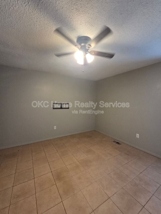 Building Photo - 6715 Lyrewood Ln
