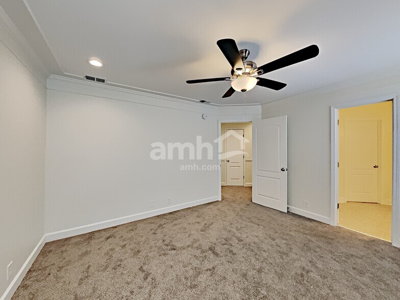 Building Photo - 2533 Kilkenny Ct