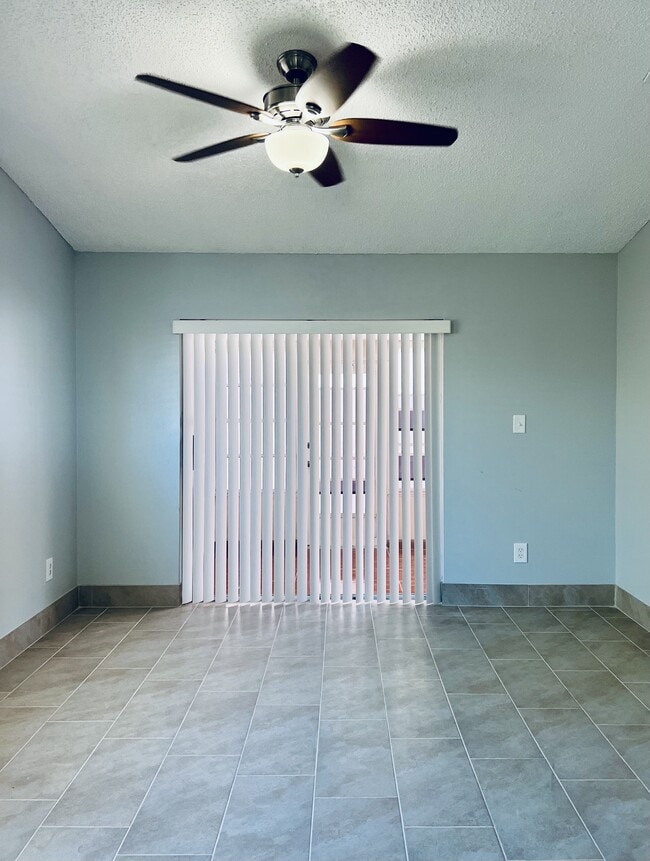 Building Photo - 2386 Harbor Town Dr