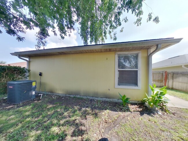 Building Photo - 7319 Volley Dr N