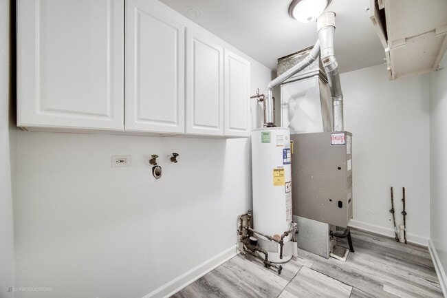 Building Photo - 946 Harvard Ln