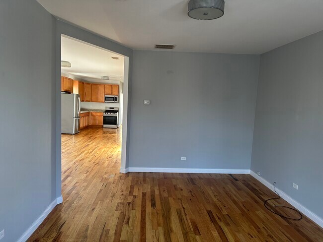 Building Photo - 720 N Homan Ave