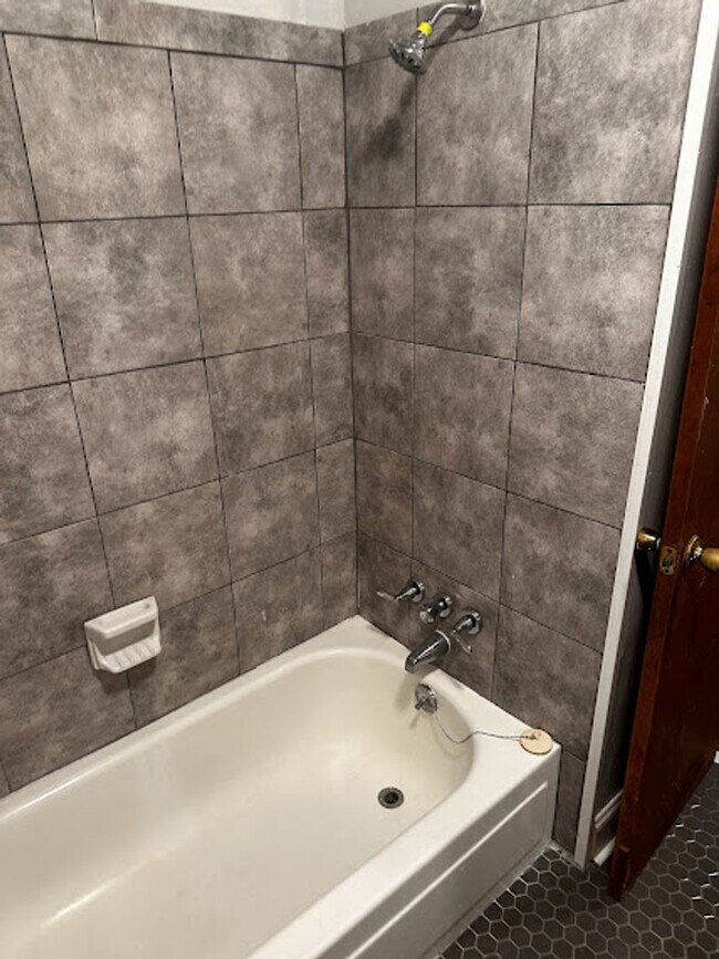 Building Photo - Dartmouth Duplex