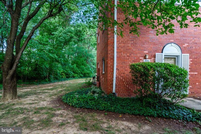 Building Photo - 3200 Martha Custis Dr