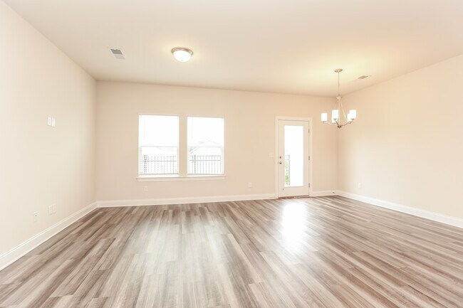 Building Photo - 807 Arrington Wy