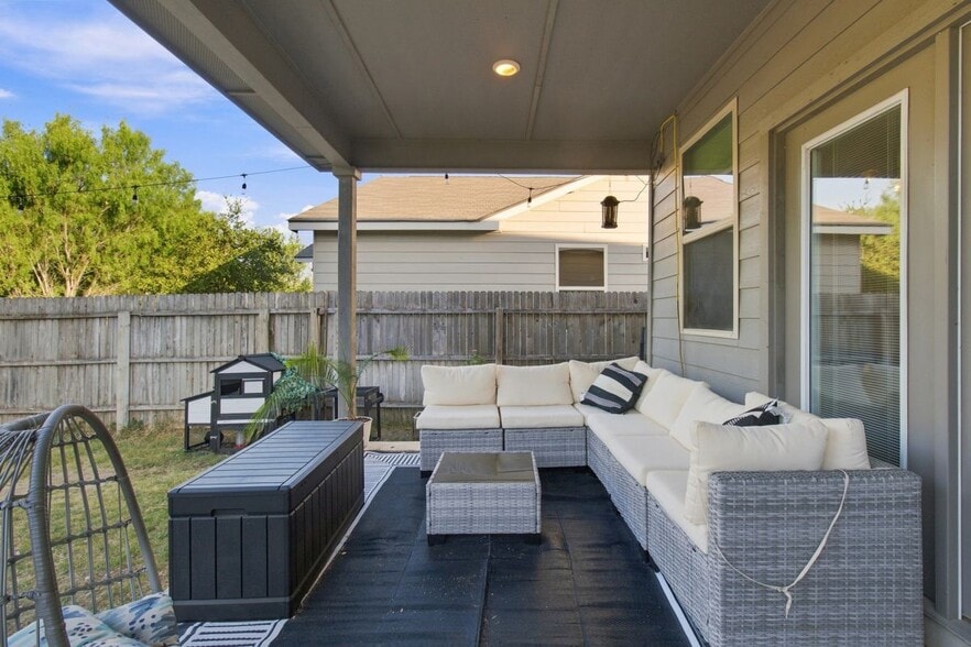 Building Photo - 2026 Oedipus Dr