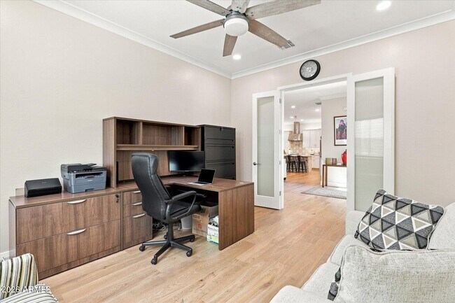 Building Photo - 1118 E Paseo Way