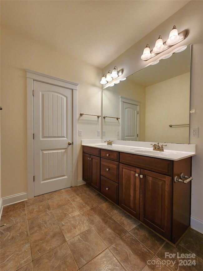 Building Photo - 2701 White Pines Court