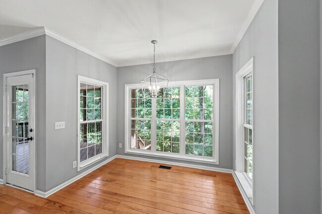 Building Photo - Exceptional 5-Bedroom Home with Finished Basement in Prime Location!