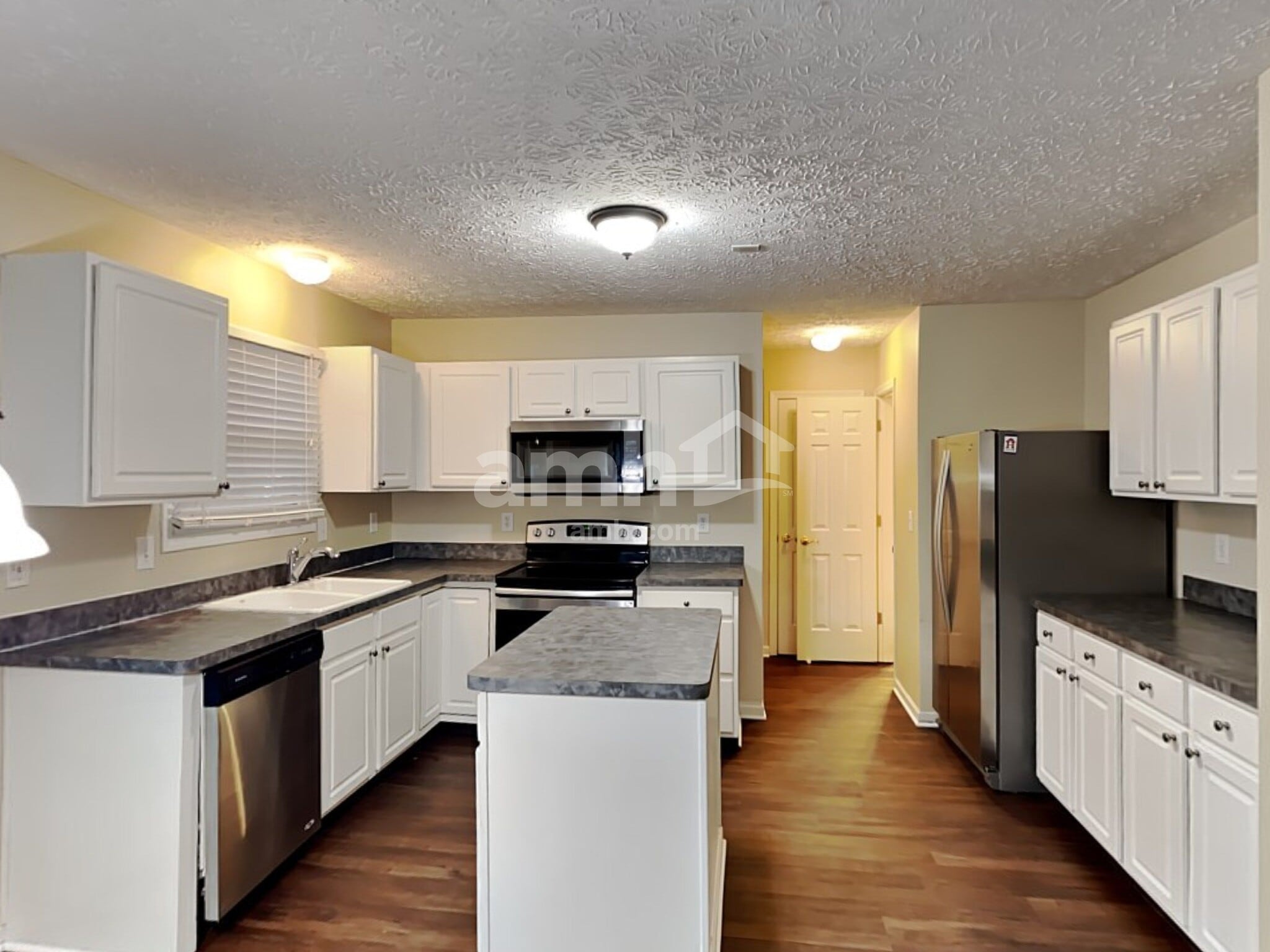 Building Photo - 5477 Buxley Dr