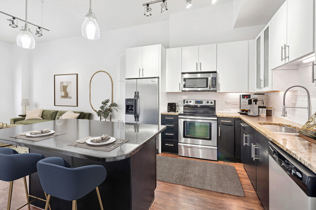 Building Photo - Special Deal: Enjoy $1000 Off Move-In!