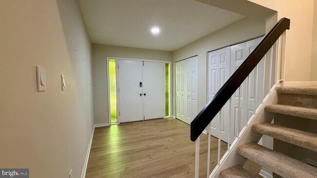 Building Photo - 9506 Miranda Ct