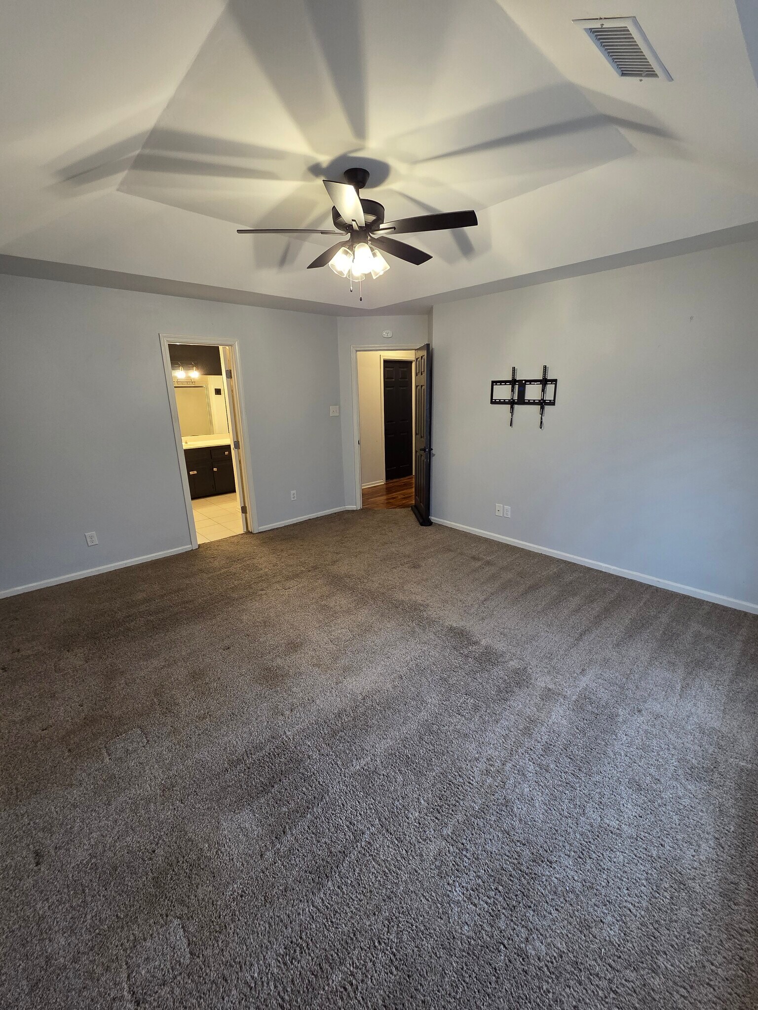 Building Photo - 3002 Oakbrook