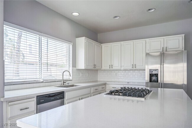 Building Photo - 2507 El Paso Grande Ave