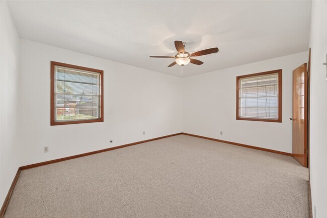 Building Photo - 2607 Penfield Dr