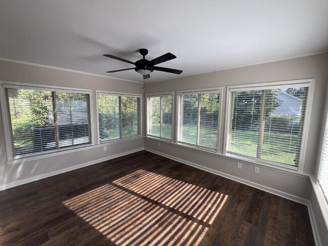 Building Photo - Calabash Comfort