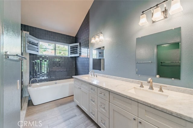 Building Photo - 52 Siena