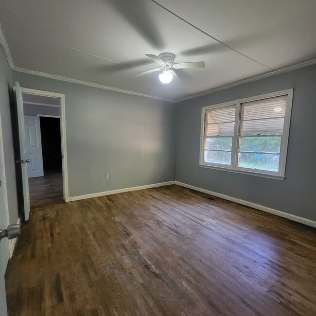 Building Photo - 112 Circle Dr