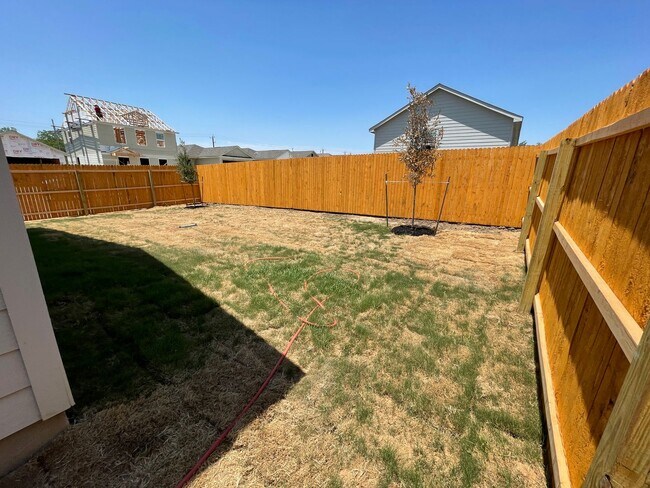 Building Photo - Single family home for rent