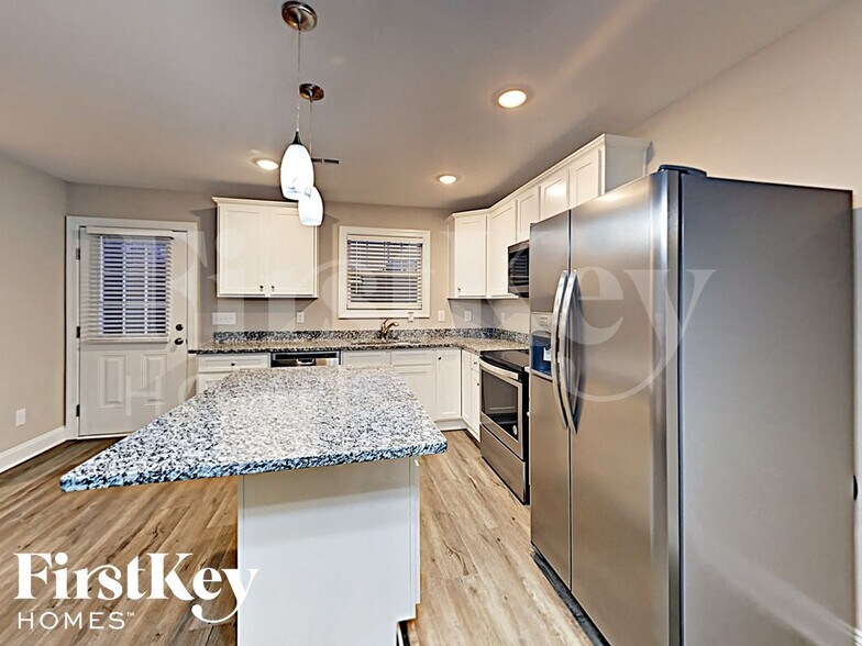 Building Photo - 5775 Sumter Ave