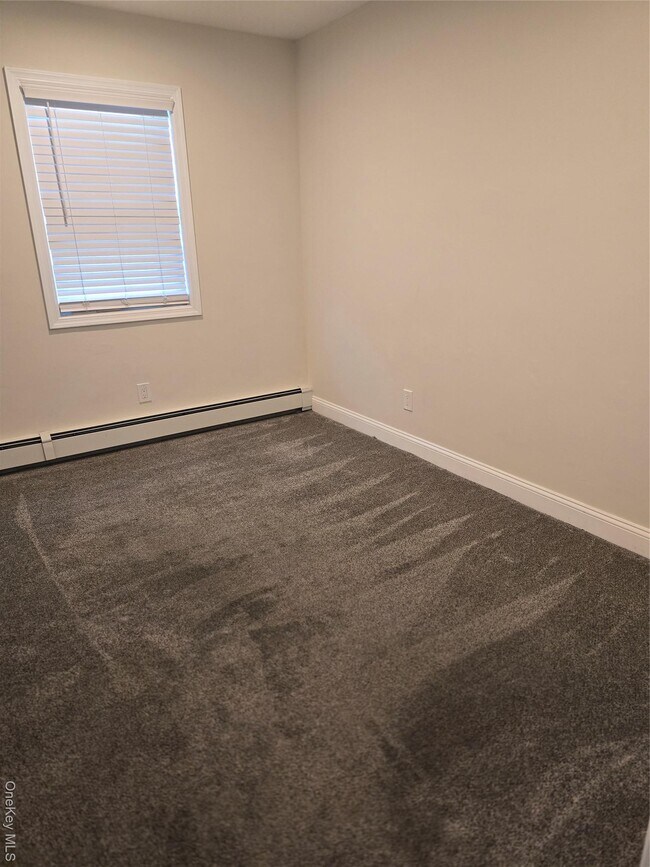 Building Photo - 359 E Pine St