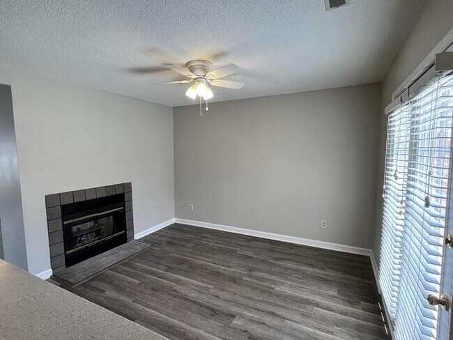 Building Photo - Forest Acres Townhouse