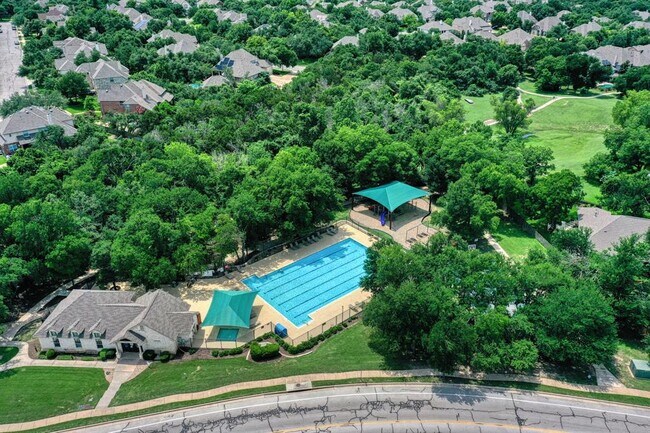 Building Photo - 1800 Bluffwood Pl
