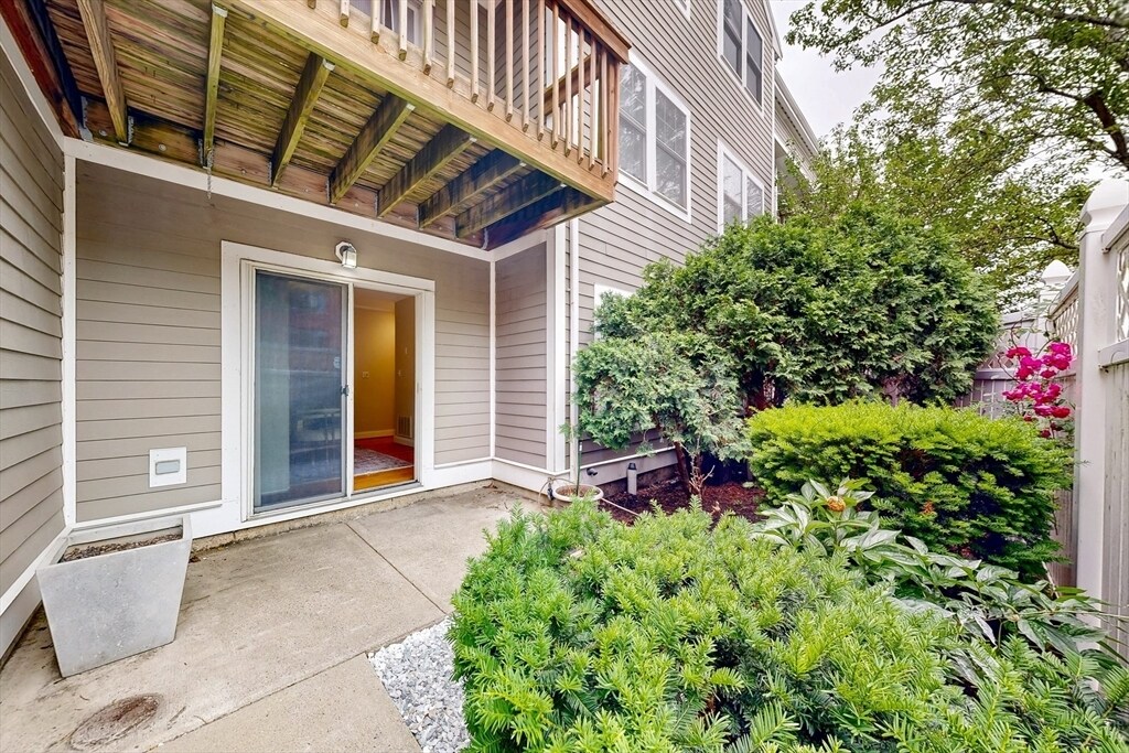 Building Photo - 111 W 8th St