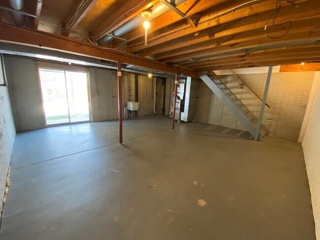 Building Photo - 4330-4332 Ellsworth Rd Stow Oh 44224 MFH2