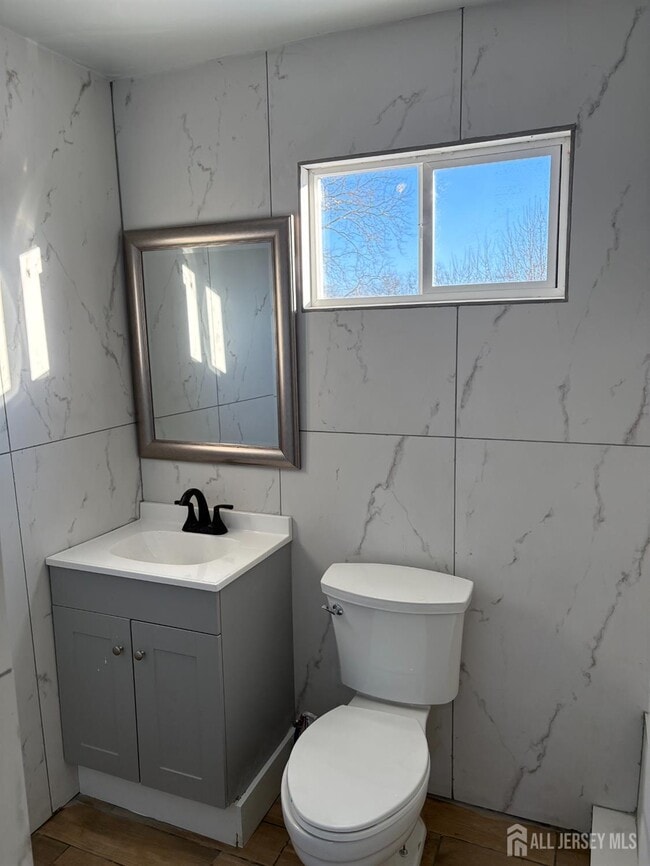 Building Photo - 169 Washington Rd