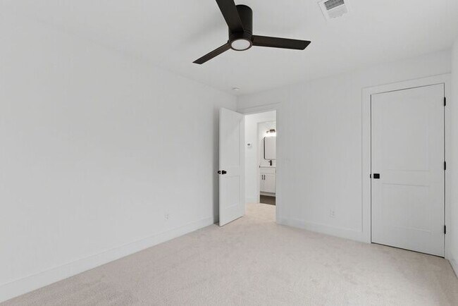 Building Photo - Brand New Home in Old Hickory - Golf Course Views - Pet Friendly