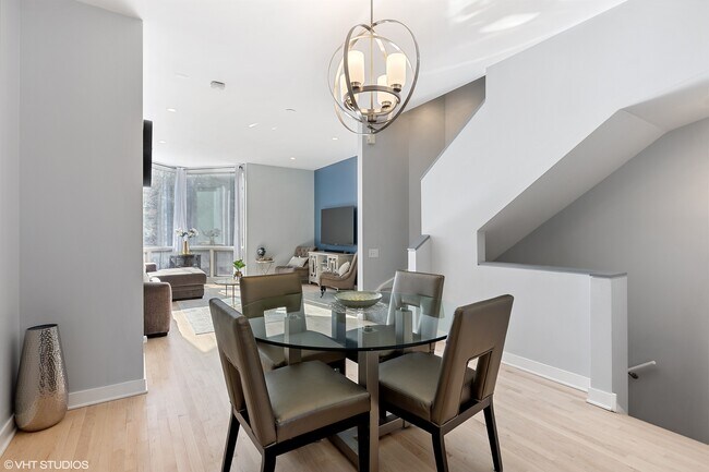 Building Photo - 1240 W Cottage Pl