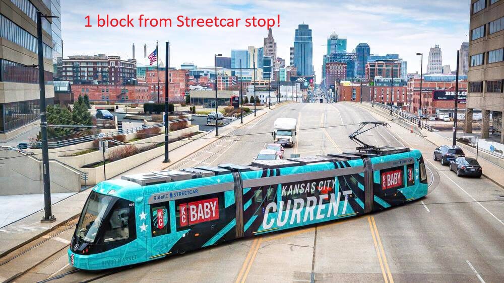 1 Block from KC Streetcar and MAX Bus - 3404 Baltimore Ave