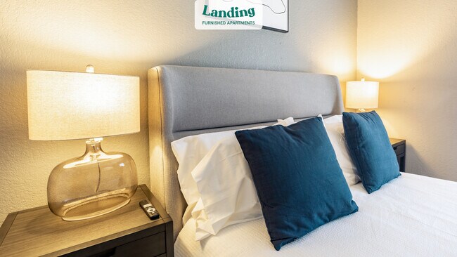 Building Photo - 2301 Pebble Vale Dr