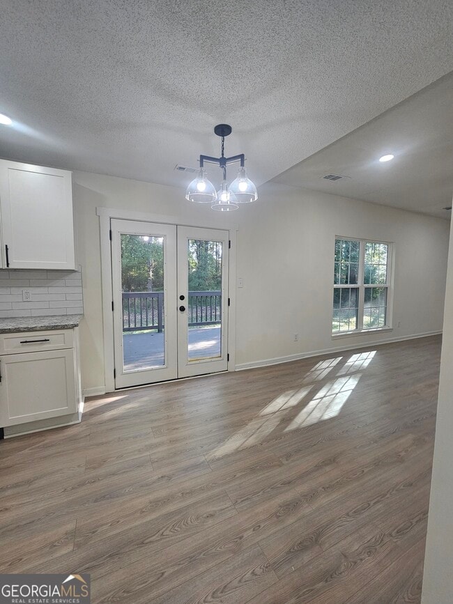 Building Photo - 150 Park Timbers Dr