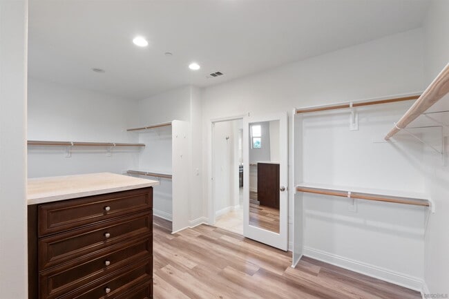 Building Photo - 768 Normandy Rd