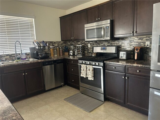Building Photo - 3645 Emerald Ln