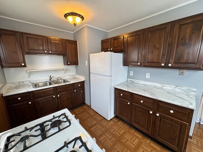 Building Photo - 3 Bedroom 2 Bath house in Bettendorf