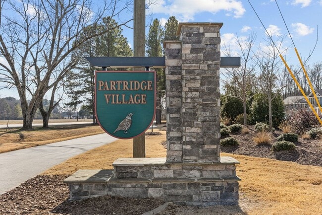 Building Photo - 160 Day Song Ct