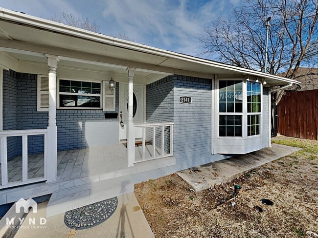 Building Photo - 2141 Province Ln